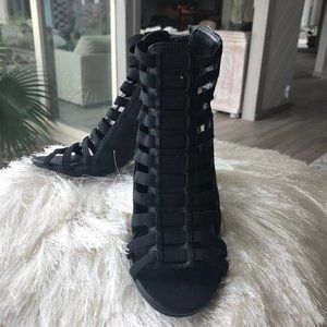 💋💋 LOOK 2 pairs  heels for $20!!! 🌹🌹